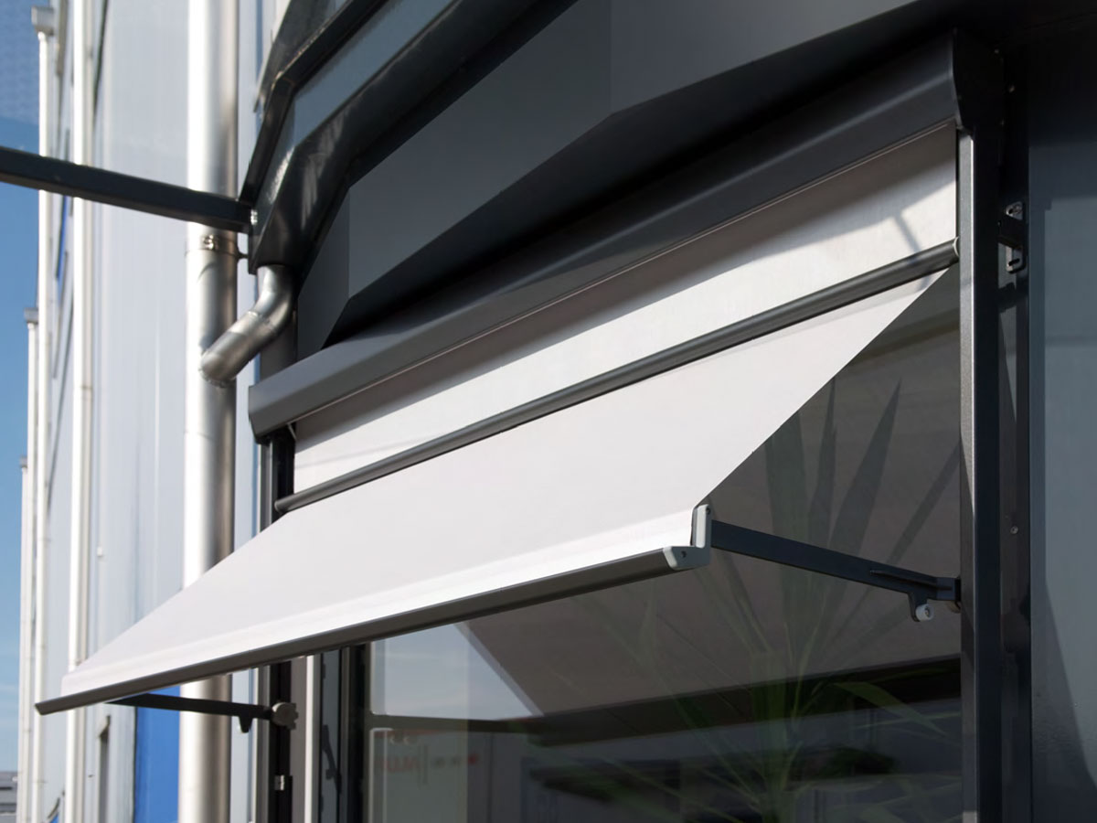 Sonnenschutz-Gruber-Wiener-Neustadt-Senkrechtbeschattung_Fenster6