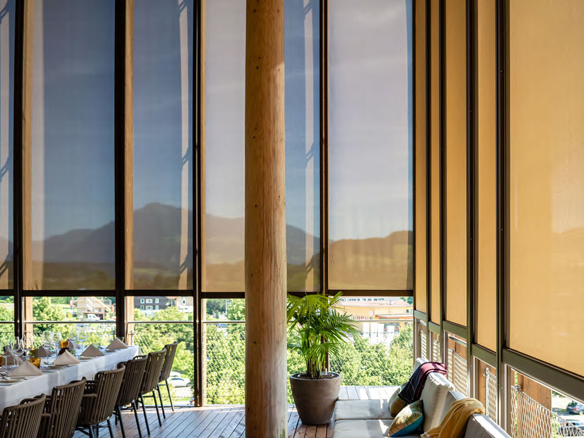 Sonnenschutz-Gruber-Wiener-Neustadt-Senkrechtbeschattung_Ventosol